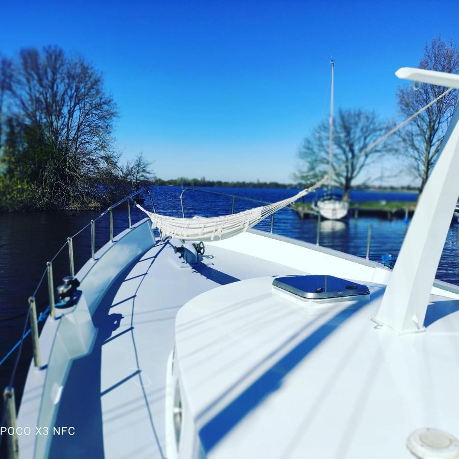 Boathouse At Unescco Fort And Magnificent Lake-View Roelofarendsveen Bagian luar foto