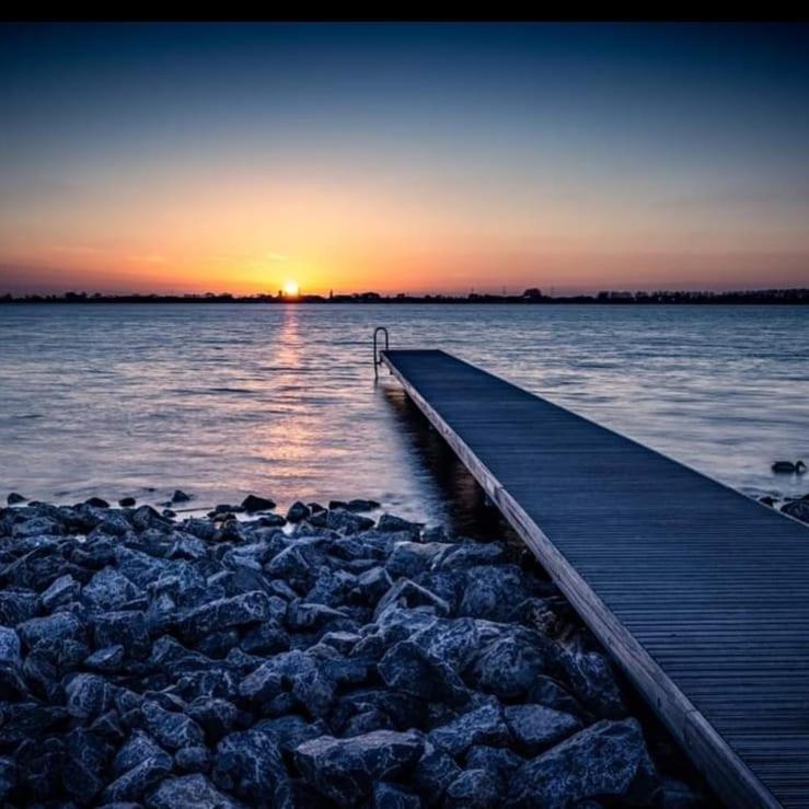 Boathouse At Unescco Fort And Magnificent Lake-View Roelofarendsveen Bagian luar foto