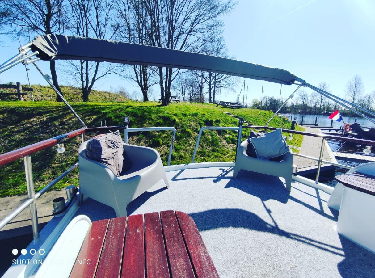 Boathouse At Unescco Fort And Magnificent Lake-View Roelofarendsveen Bagian luar foto